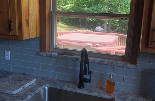 Redstar Cabin | Private New River Gorge getaway. Modern cabin w hot tub, fireplace, WiFi & views