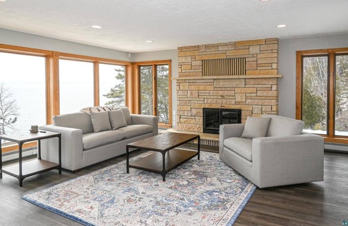 Two Harbors House | Private Northshore Single Family House Retreat!