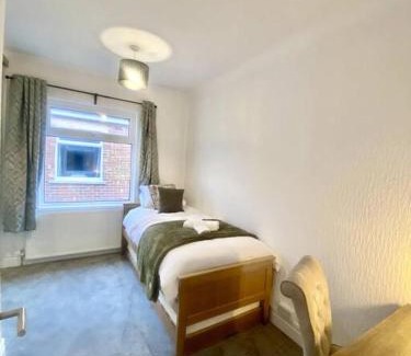 Blyth Apartment | Private Northumberland Apartment - FREE PARKING