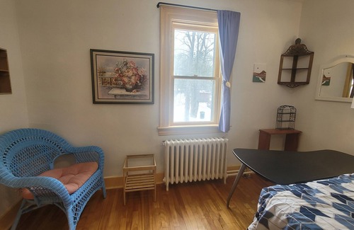 Springhill Apartment | Private Oasis in a shared apartment: Cozy Room for you