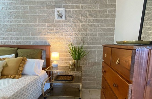 Ocean Shores Apartment | Private Ocean View Artists Sanctuary, 2 mins from Beach