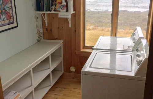 Pemaquid Point House | Private Oceanfront Cottage, Private Sand Beach -Lighthouse one mile away
