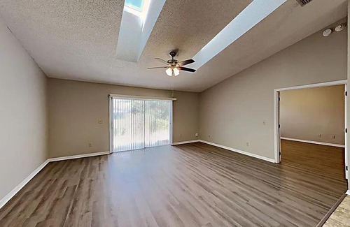 Southside Apartment | Private owner looking for a responsible tenant.