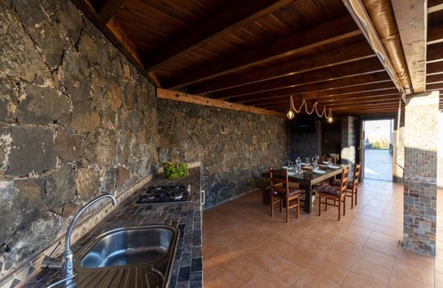 Tuineje Villa | Private Paradise in Fuerteventura · Pool, Barbecue, and Dream Beaches