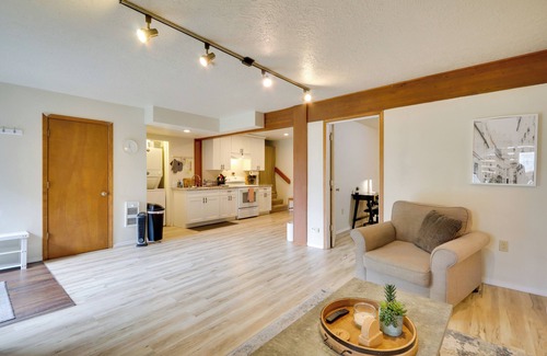 Oak Creek Apartment | Private Patio: Portland Pad Near Parks!