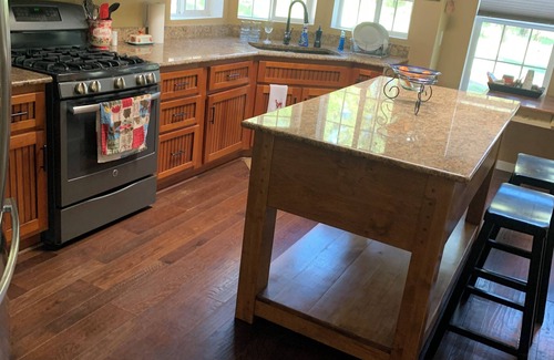 Payson House | Private Peaceful Cabin - 3 Bd 2 Ba home - Private Deck, Jacuzzi, Pets Welcome!