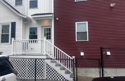 Mount Pleasant Apartment | Private Penthouse Studio