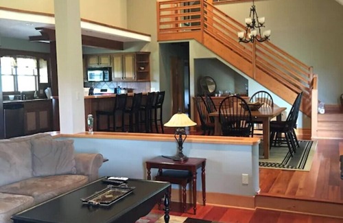 Columbus House | Private pet friendly house close to TIEC/Saluda/Asheville/Lake Lure