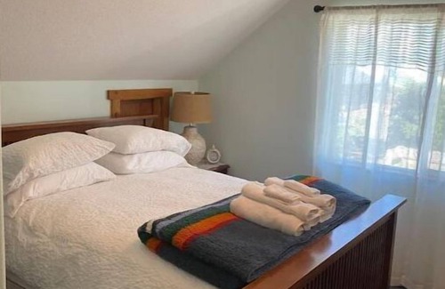 Tierra Del Mar House | Private pet friendly beach house, steps to beach