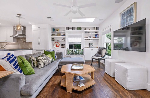 Tarrytown House | Private Pool, 2 Mi to DT - Home + Guesthouse!