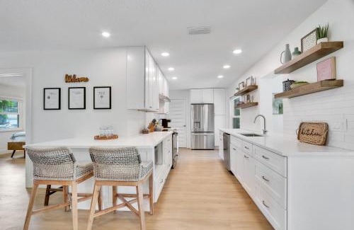 Hunt Club House | Private Pool and Bar Palm Beach Gardens Getaway