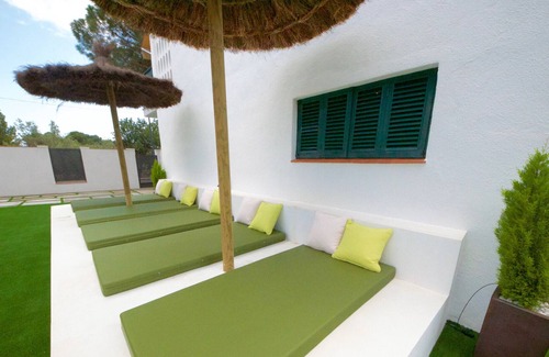 Cap Roig Villa | Private pool, barbecue and right beside the best sandy beach.