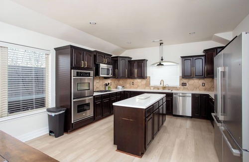 Amarillo House | Private Pool, BBQ, Workout area, KING Beds, Park across street+ basketball court