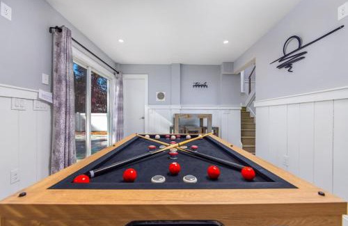 Corolla Light House | Private Pool EV Charger Elevator & Game Room