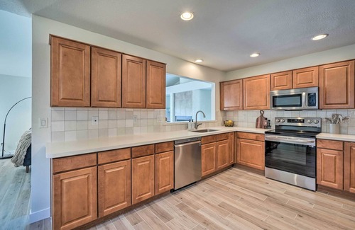 Arrowhead Ranch House | Private Pool, Gas Grill: Chic Glendale Home!