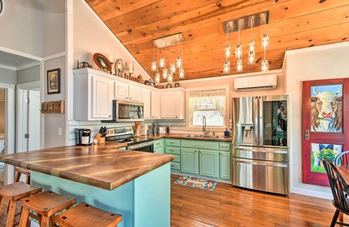 Murphy House | Private Pool, Hot Tub & Yard: Serene Murphy Home