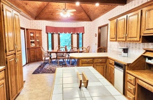 Springfield House | Private Pool @ Majestic Oaks, Large House, Air Hockey, Cornhole, Firepit, KingBd