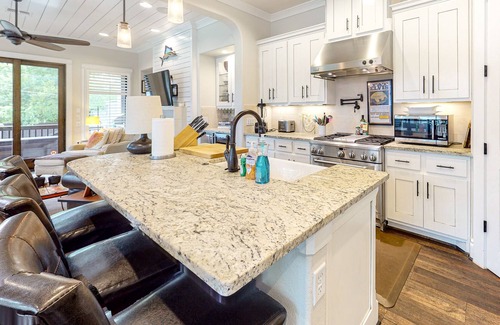 Riverside House | Private Pool Paradise w/ Private W/D, & WiFi By Rainey, Downtown, & SoCo