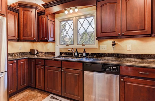 Fletcher House | Private Pool, Sleeps 14, Game Room, Hot Tub