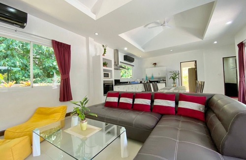 Chalong Villa | Private Pool Villa 4 bedrooms for family