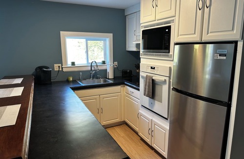 Johnstown House | Private & quiet bardominium in Johnstown with woods & trails. Prime location!