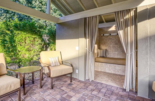 Hacienda Allenada Villa | PRIVATE, Relaxing Luxury Villa with Stunning Mountain Views, Celebrity Living!