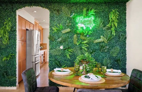 Homestead I HOA House | Private Resort Vibes | Pool, Hot Tub & Arcade Fun