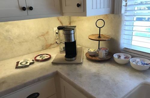 Somis House | Private retreat, beautifully remodeled and decorated!