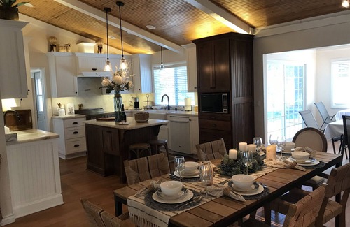 Somis House | Private retreat, beautifully remodeled and decorated!