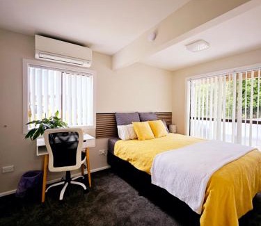 Birkenhead Apartment | Private Retreat in Birkenhead