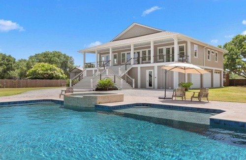 Johns Island House | Private River Getaway with 5 Bedrooms and Pool
