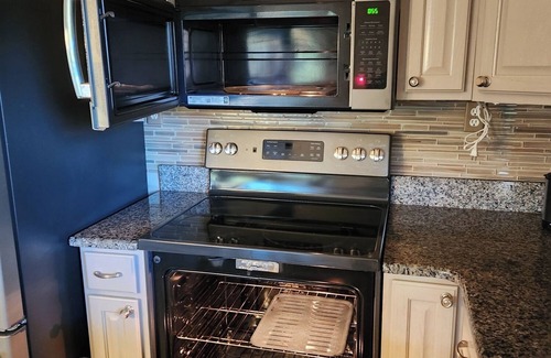 Bell House | Private River Paradise- Cozy 3-bedroom house in welcoming Bell, Fl- with WiFi