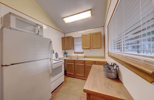 Ingram Cabin | Private riverfront, kayaks, vacation cabin - Hunt, TX