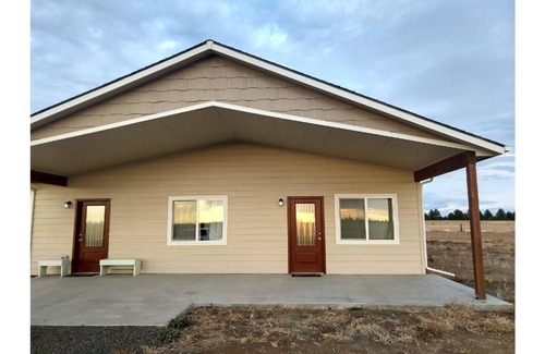 Medical Lake Apartment | Private room & bathroom near Fairchild AFB