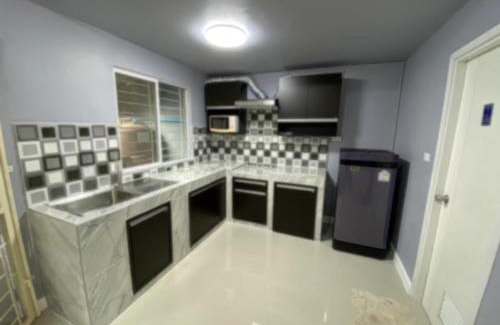 Thep Kasattri House | Private Room in a Shared House Phuket