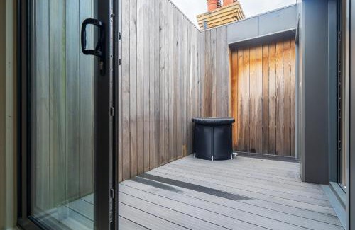 Royal Borough of Kensington and Chelsea House | Private Room in Elegant Duplex