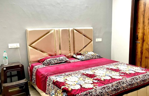 Kharar Apartment | Private Room in Peaceful Flat Attached Washroom