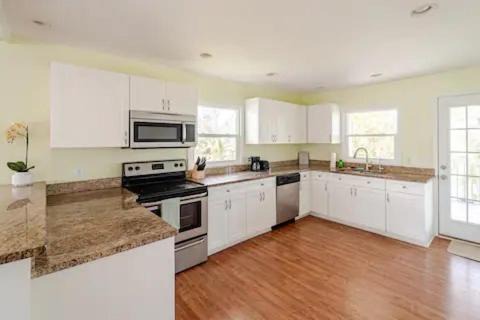 Braden River House | Private Rooms In Bradenton - Close to Sarasota