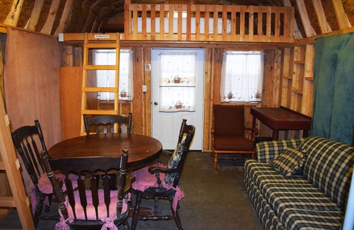 Elk Garden Cabin | Private, Rustic Cabin Situated Near Hiking, Abrams Creek and Beautiful Scenery