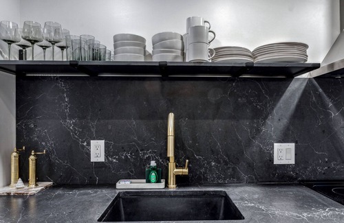 Quechee House | Private! Sauna, 3BR/2Ba, Pet-Friendly - Twin Peaks