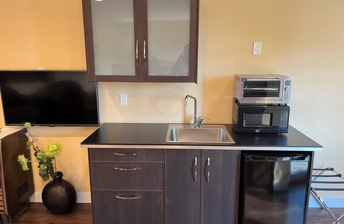 Madeira Park Apartment | Private Self Contained Ocean view Suite #2