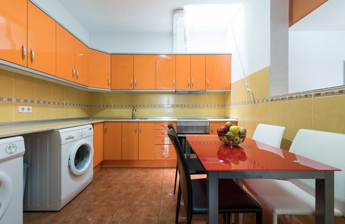 Vecindario Ski Chalet | Private Solarium - 2BR House Near the Airport