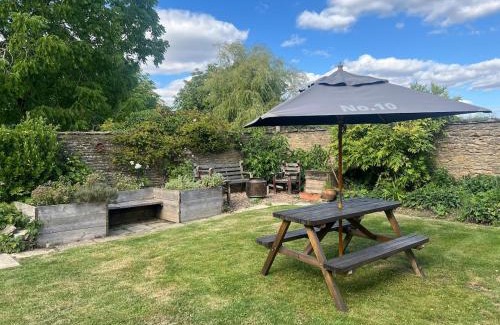 Hankerton House | Private & Spacious Cotswold Barn