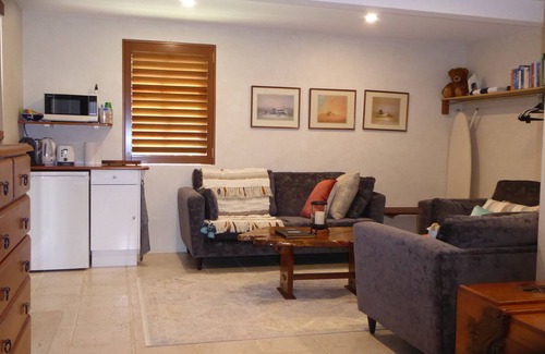 Hunters Hill Apartment | Private Studio below Stunning Heritage Cottage with own entrance