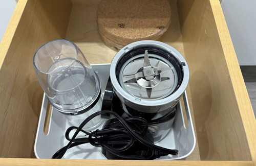 Richmond House | Private Suite Kitchen Work & Sleep Zones Near YVR & Ferries