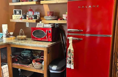 Cook Springs House | Private TinyBarn cabin in Woods