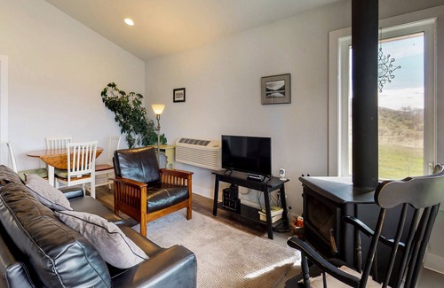 Manson House | Private, top floor loft w/ views of the valley & two lakes - dogs ok!