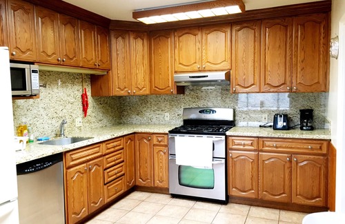 Daly City House | Private Unite in Daly City near Bart & San Francisco