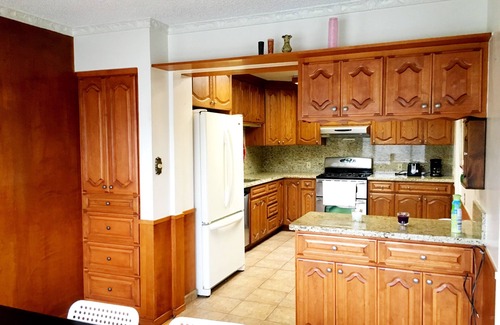 Daly City House | Private Unite in Daly City near Bart & San Francisco