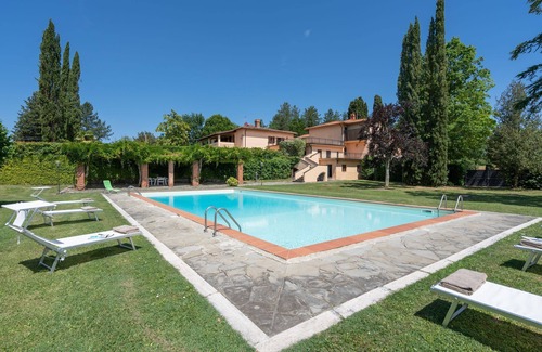 Vicchio Villa | Private Villa with hot tub, private pool, WIFI, sauna, TV, patio, pets allowed, panoramic view
